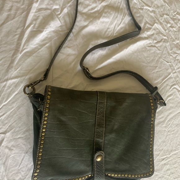 Beautiful Soft Italian leather crossbody bag! 11 1/2 x 9 x 3 - Picture 7 of 7
